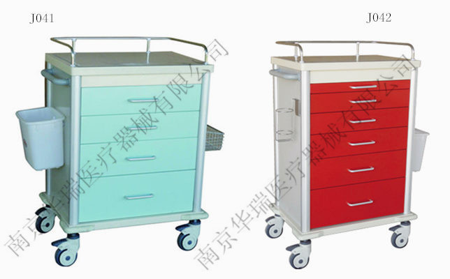 精品急救车Ⅰ型J041、Ⅱ型J042